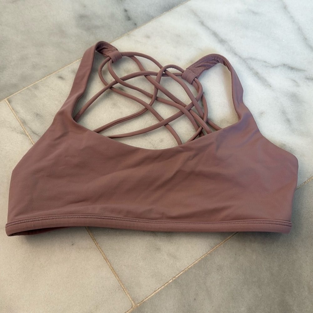 Lululemon sports bra